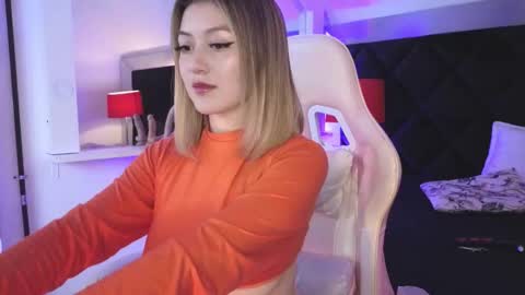 Angela Castle online show from February 18, 7:10 pm