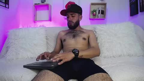 Snapshot of angelbacker chatting on December 6, 4:25 am Angel online show from December 6, 4:25 am