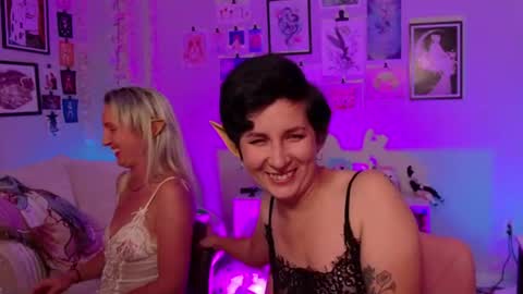 Snapshot of angelcaketv chatting on July 25, 5:49 am AngelCake online show from July 25, 5:49 am