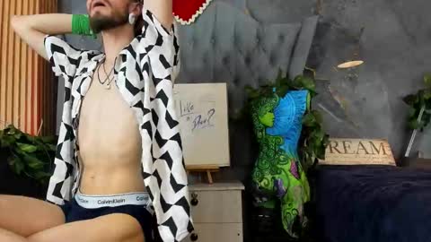 angeldamianart online show from November 14, 9:35 pm