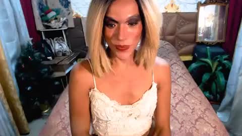 Snapshot of angeldark_satisfactionxxx chatting on February 27, 10:04 am ANGELDARK online show from February 27, 10:04 am