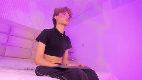 Snapshot of angeldoll_1 chatting on February 16, 5:36 am Angel Doll online show from February 16, 5:36 am