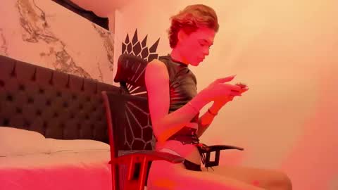 Snapshot of angeldoll_1 chatting on February 24, 4:21 am Angel Doll online show from February 24, 4:21 am