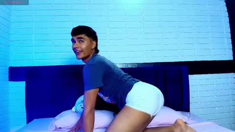 AngelduzZzt online show from October 11, 12:15 pm