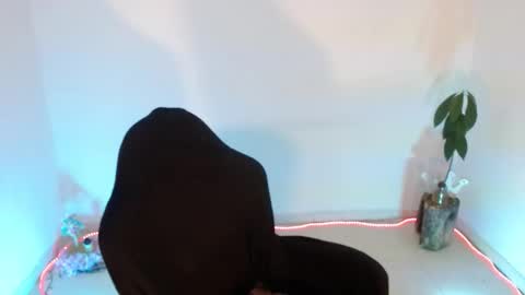 angele online show from October 13, 2:22 am