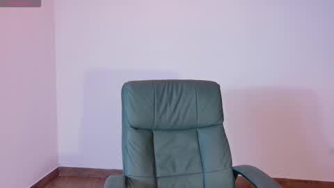 Snapshot of angeles_azul chatting on November 2, 4:20 pm angel online show from November 2, 4:20 pm