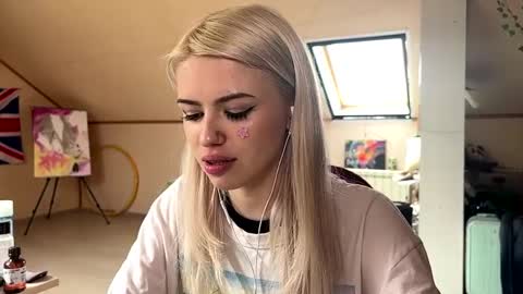 Lena online show from April 14, 8:20 am