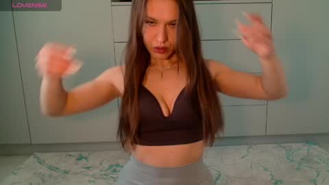 Angel online show from April 18, 9:02 am