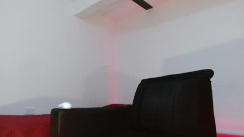 Snapshot of angelhil chatting on November 29, 1:52 am Angel of littlebandido online show from November 29, 1:52 am