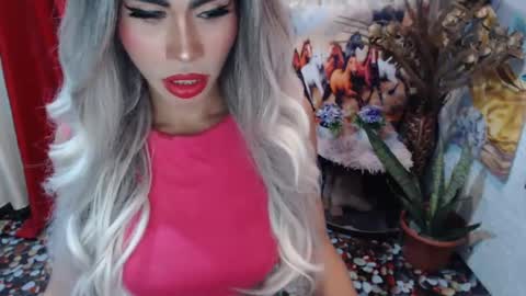 Snapshot of angelic_face_808 chatting on February 19, 9:17 am DIVINE ANGEL online show from February 19, 9:17 am