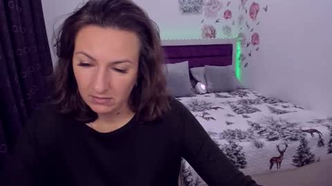 Snapshot of angelicacream chatting on November 24, 5:29 am AngelicaCream online show from November 24, 5:29 am