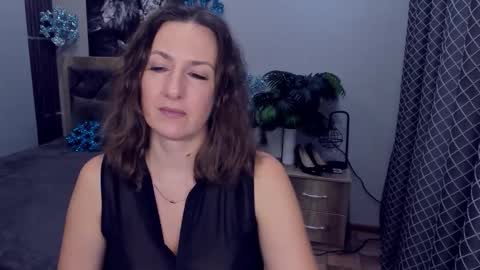 Snapshot of angelicacream chatting on January 12, 7:35 am AngelicaCream online show from January 12, 7:35 am