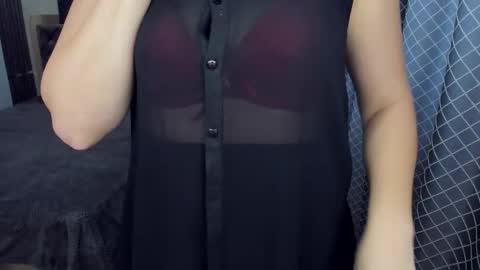 Snapshot of angelicacream chatting on February 10, 9:24 am AngelicaCream online show from February 10, 9:24 am