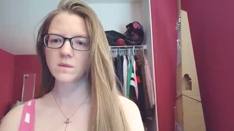 Snapshot of angelicangel3 chatting on April 30, 3:51 pm AngelicAngel online show from April 30, 3:51 pm