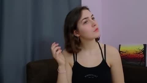 Snapshot of angelichatheway chatting on February 26, 7:35 pm Roxi online show from February 26, 7:35 pm