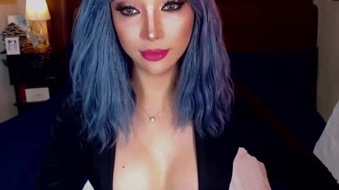 MS. AMALIA online show from January 22, 7:14 am