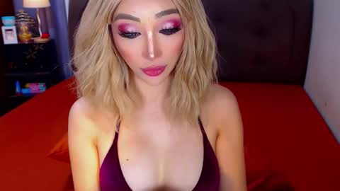 Snapshot of angelicqueents chatting on December 18, 6:08 am MS. AMALIA online show from December 18, 6:08 am