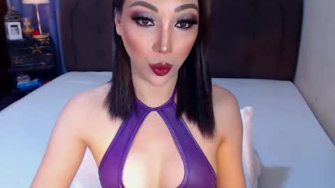 Snapshot of angelicqueents chatting on March 1, 5:31 am MS. AMALIA online show from March 1, 5:31 am