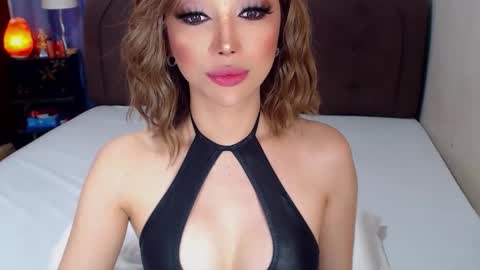 MS. AMALIA online show from March 22, 8:18 am