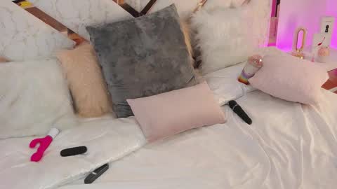 angeliepastori online show from December 7, 6:48 pm