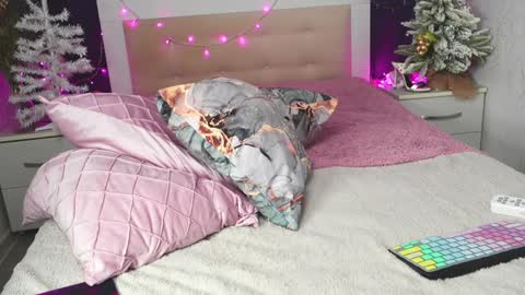 Snapshot of angelika_rouge chatting on January 23, 3:43 pm Angelika Rouge online show from January 23, 3:43 pm