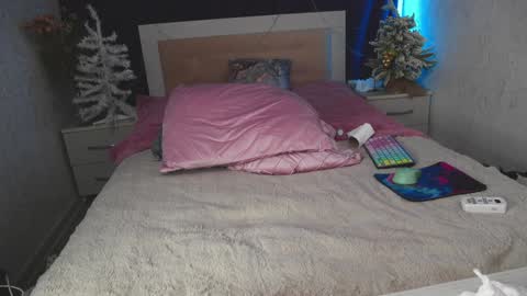 Snapshot of angelika_rouge chatting on January 25, 6:35 pm Angelika Rouge online show from January 25, 6:35 pm