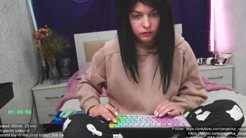 Snapshot of angelika_rouge chatting on February 22, 6:28 am Angelika Rouge online show from February 22, 6:28 am