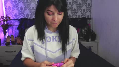 Snapshot of angelika_rouge chatting on September 9, 4:17 pm Angelika Rouge online show from September 9, 4:17 pm