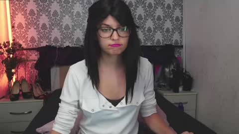 Snapshot of angelika_rouge chatting on September 10, 5:24 pm Angelika Rouge online show from September 10, 5:24 pm