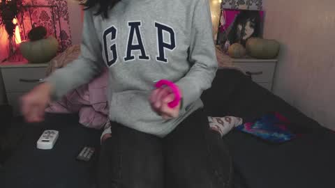 Snapshot of angelika_rouge chatting on November 8, 5:23 pm Angelika Rouge online show from November 8, 5:23 pm