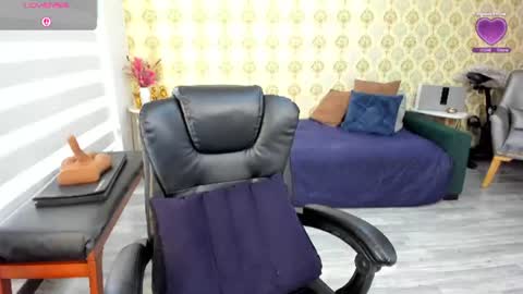 Snapshot of angelina_class_7 chatting on June 16, 1:14 pm angelina_class_7 online show from June 16, 1:14 pm