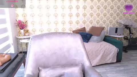 Snapshot of angelina_class_7 chatting on July 9, 1:37 pm angelina_class_7 online show from July 9, 1:37 pm