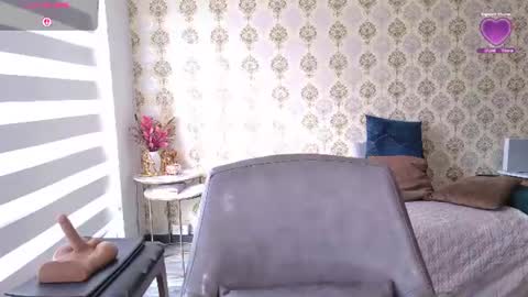 Snapshot of angelina_class_7 chatting on July 11, 12:41 pm angelina_class_7 online show from July 11, 12:41 pm