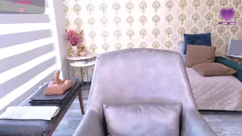 Snapshot of angelina_class_7 chatting on July 15, 3:39 pm angelina_class_7 online show from July 15, 3:39 pm