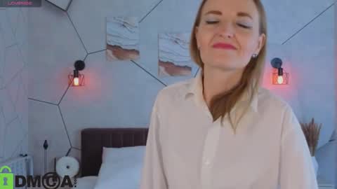 Snapshot of angelina_relax chatting on February 12, 1:44 am Angelina online show from February 12, 1:44 am