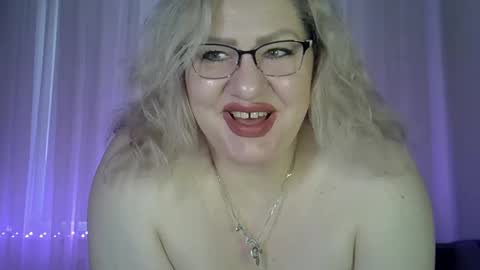 AngelinaGlam online show from May 24, 2:11 pm