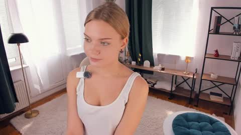 Alice WOW online show from April 18, 8:07 am