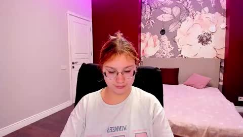 AngelinaLow online show from February 23, 12:35 pm