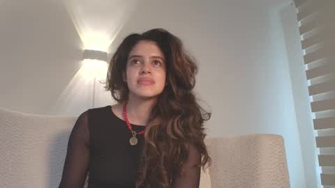 Snapshot of angelinarosss_ chatting on February 27, 7:14 pm online show from February 27, 7:14 pm