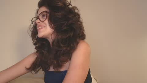 Snapshot of angelinarosss_ chatting on May 4, 2:07 am online show from May 4, 2:07 am