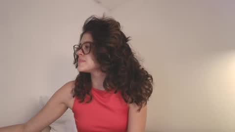 Snapshot of angelinarosss_ chatting on May 11, 7:44 pm online show from May 11, 7:44 pm
