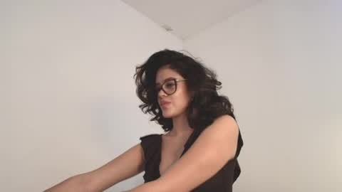 Snapshot of angelinarosss_ chatting on May 19, 7:42 pm online show from May 19, 7:42 pm