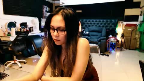 Snapshot of angelinasia chatting on September 22, 1:18 am Angel online show from September 22, 1:18 am