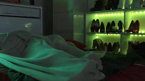 Snapshot of angelinasia chatting on October 18, 9:26 pm Angel online show from October 18, 9:26 pm