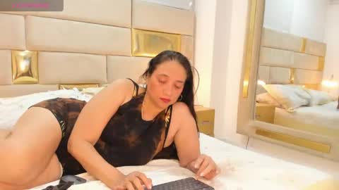 angeline_sttone online show from April 12, 2:05 am