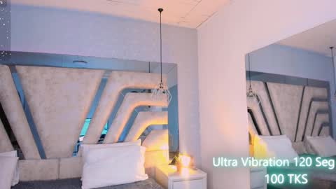 Angeline Heet online show from October 3, 3:47 am