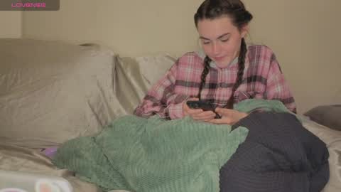 angelknight22 online show from April 4, 2:36 pm