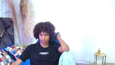 Angel online show from November 18, 8:24 pm