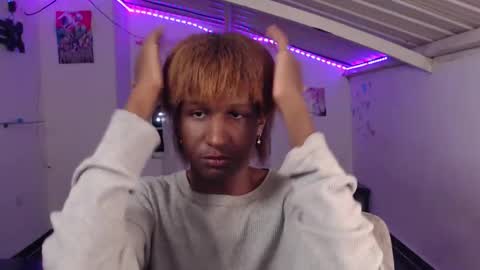 Danielle online show from December 4, 6:33 am