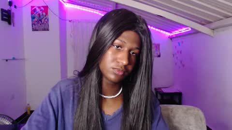 Danielle online show from December 9, 9:06 am